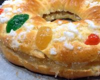Roscón de Reyes relleno con cabello de ángel