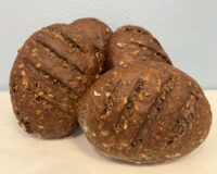 Mini hogaza de algarroba y pipas
