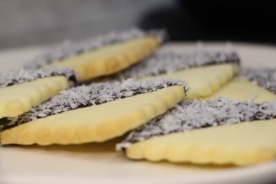 Galletitas de mantequilla con chocolate y coco