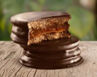 Alfajores de dulce de leche y chocolate